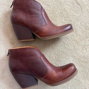 Korks Gemini brown leather ankle boot size 8.5